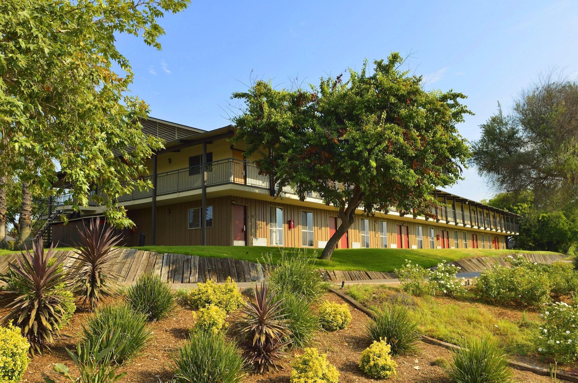 Carlton Oaks Lodge, Ascend Hotel Collection Santee Exterior photo